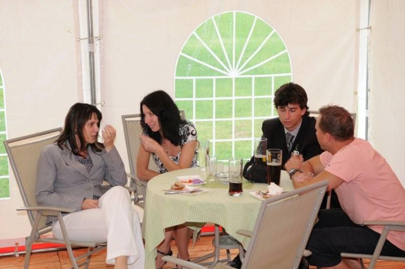 841