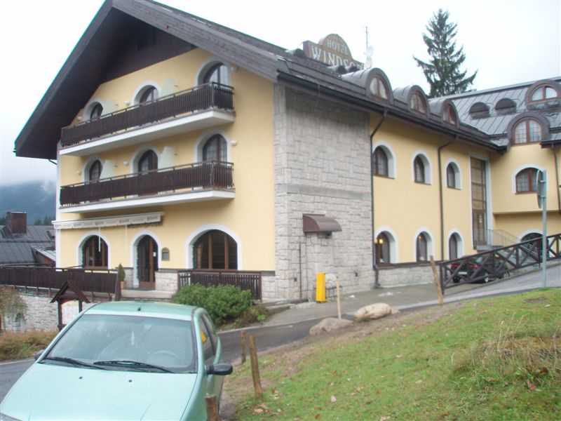 PA240359